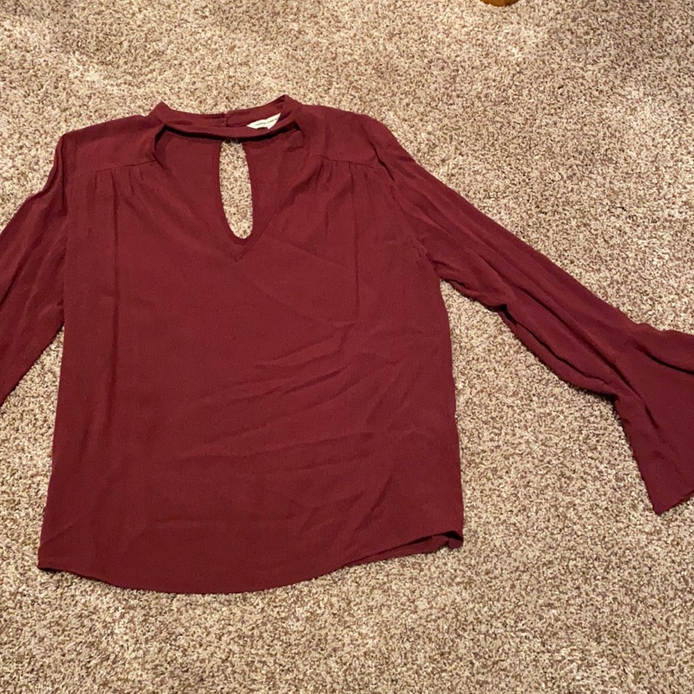 American eagle maroon blouse